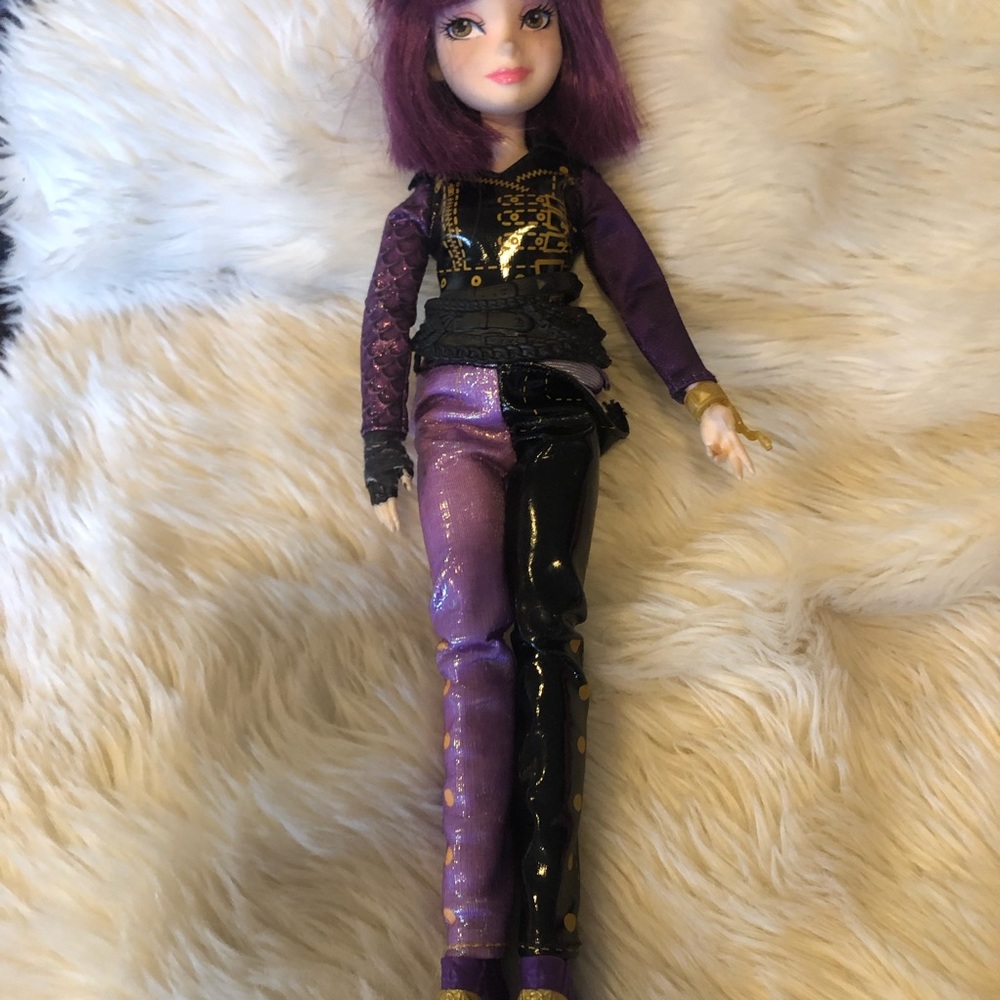 Disney Descendants 2 Enchanted Sea Mal Enchanted 11" Fashion Doll Purple Hair.
